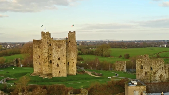 Castle, Fortification, Palace, Defensive Structure, Structure, Ancient